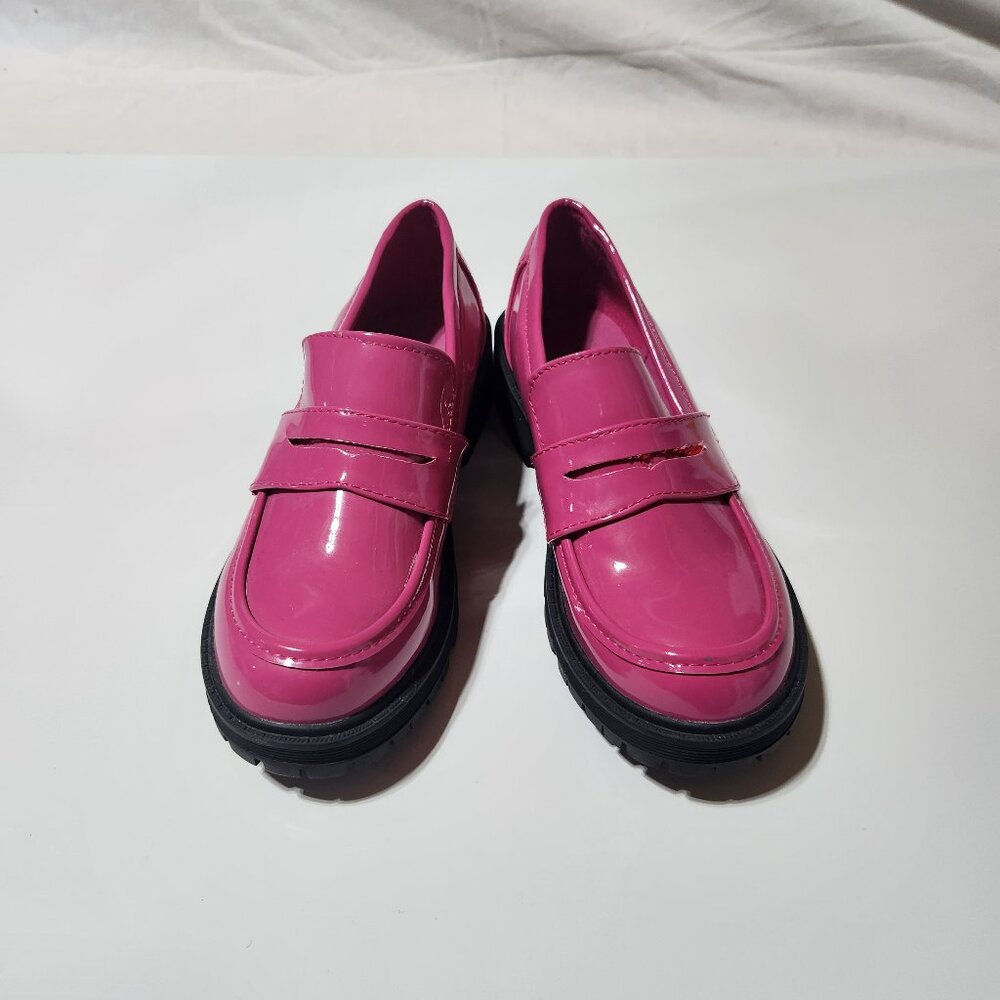 Link Girls Glossy Pink Loafers – Size 3 – Bold Statement Style